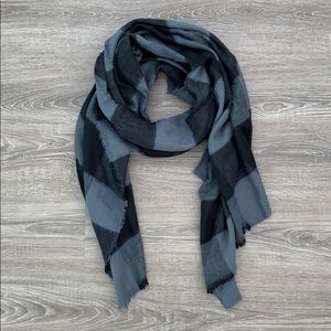 ❤️ GAP Soft Plaid Pattern Scarf